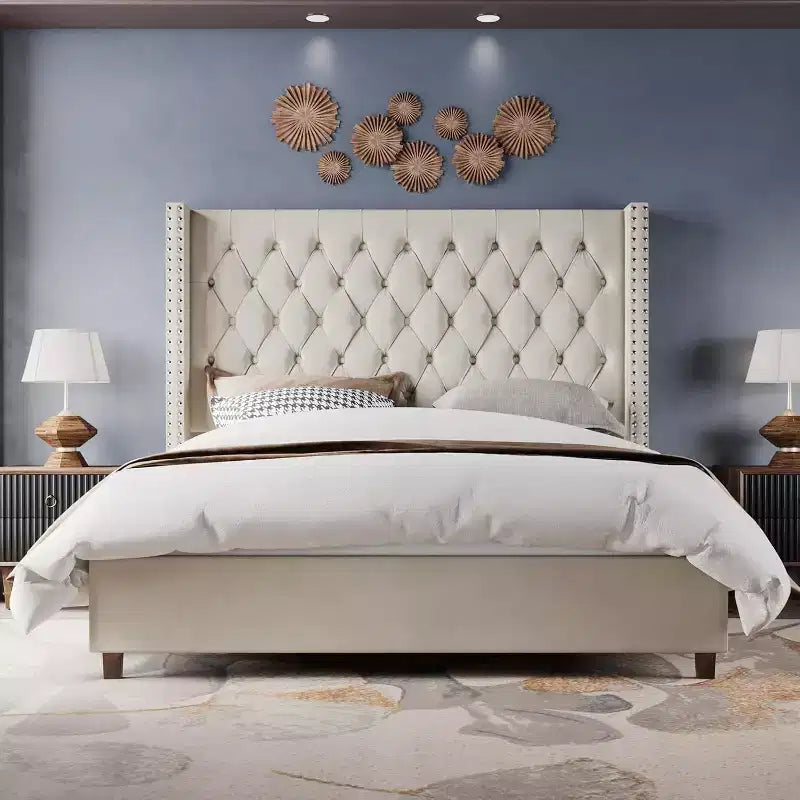 Marco de cama tapizado de terciopelo con cabecero alto y base de plataforma en beige, negro o gris – Queen, King o California King