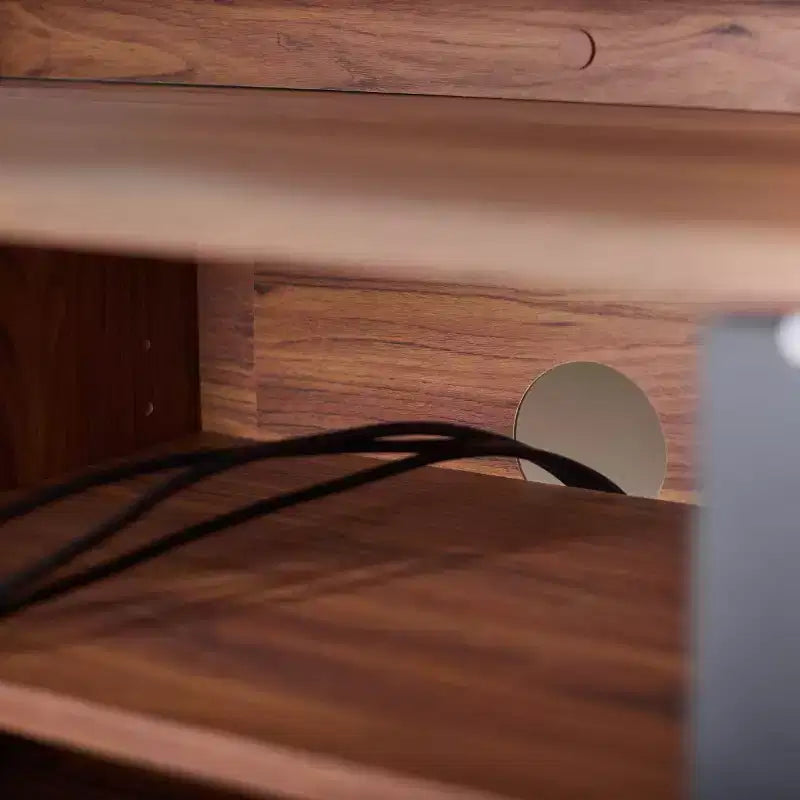 Mueble para TV y multimedia de 2 puertas y 2 estantes, Nogal/Blanco y Negro – Capacidad para TV de hasta 50"