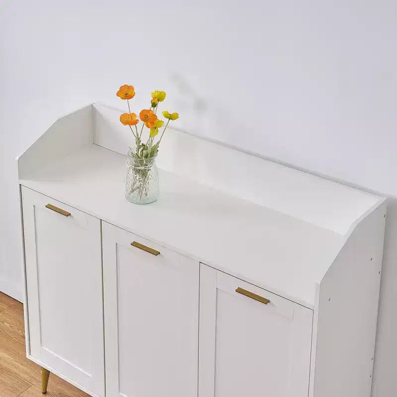 Zapatero de 3 puertas blanco y dorado con ganchos laterales, para hogares de 1 o 2 personas