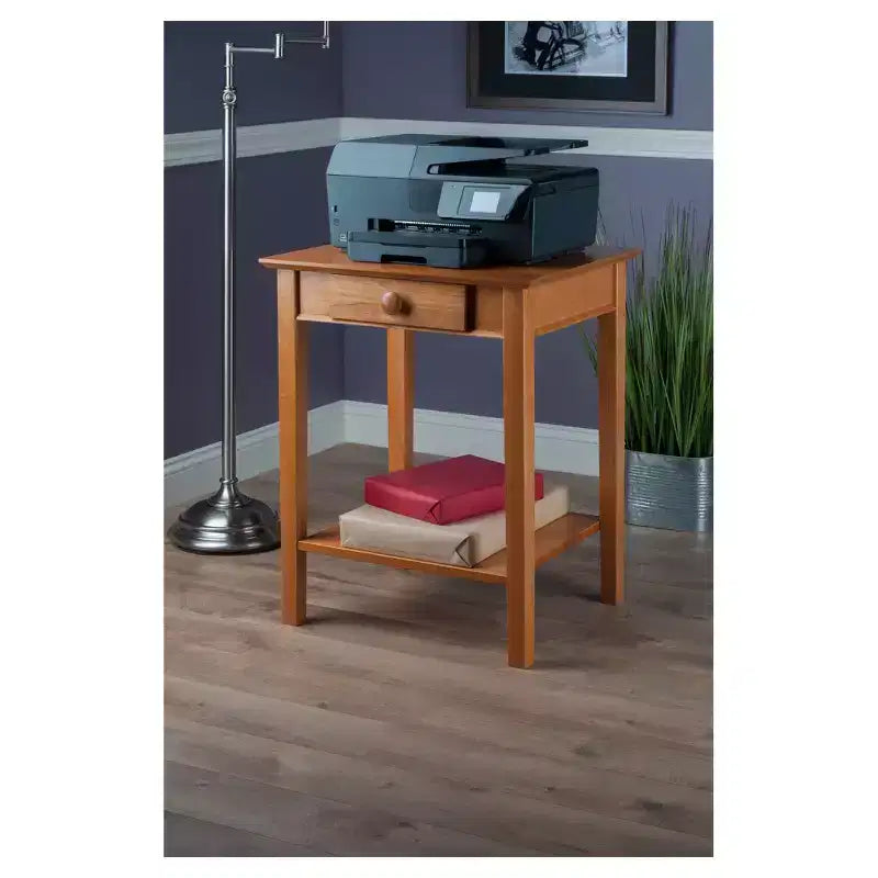 Impresora cuadrada de color beige / Mesa auxiliar con cajón y estante